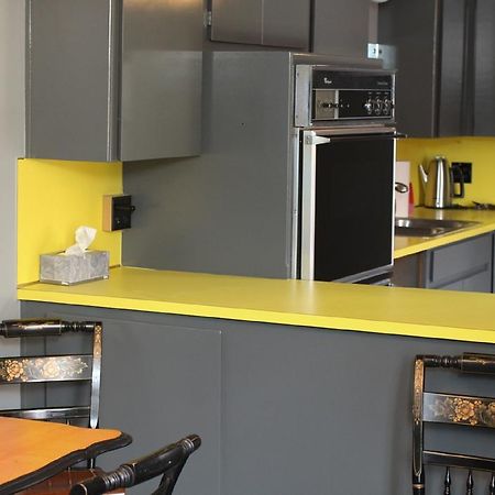 Lux Rooms Wallace Bagian luar foto