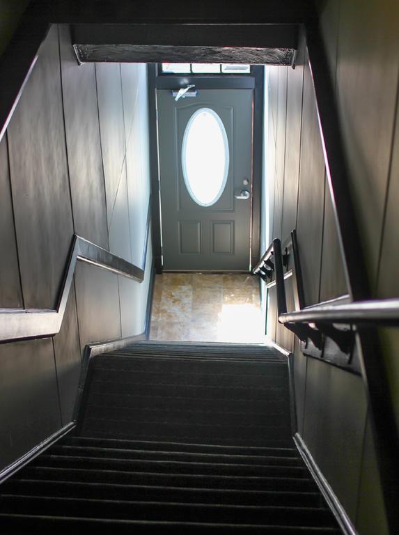 Lux Rooms Wallace Bagian luar foto